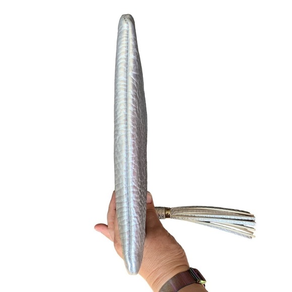 Ever New Metallic Silver Wristlet Clutch Zipper Tassel - Picture 5 of 7